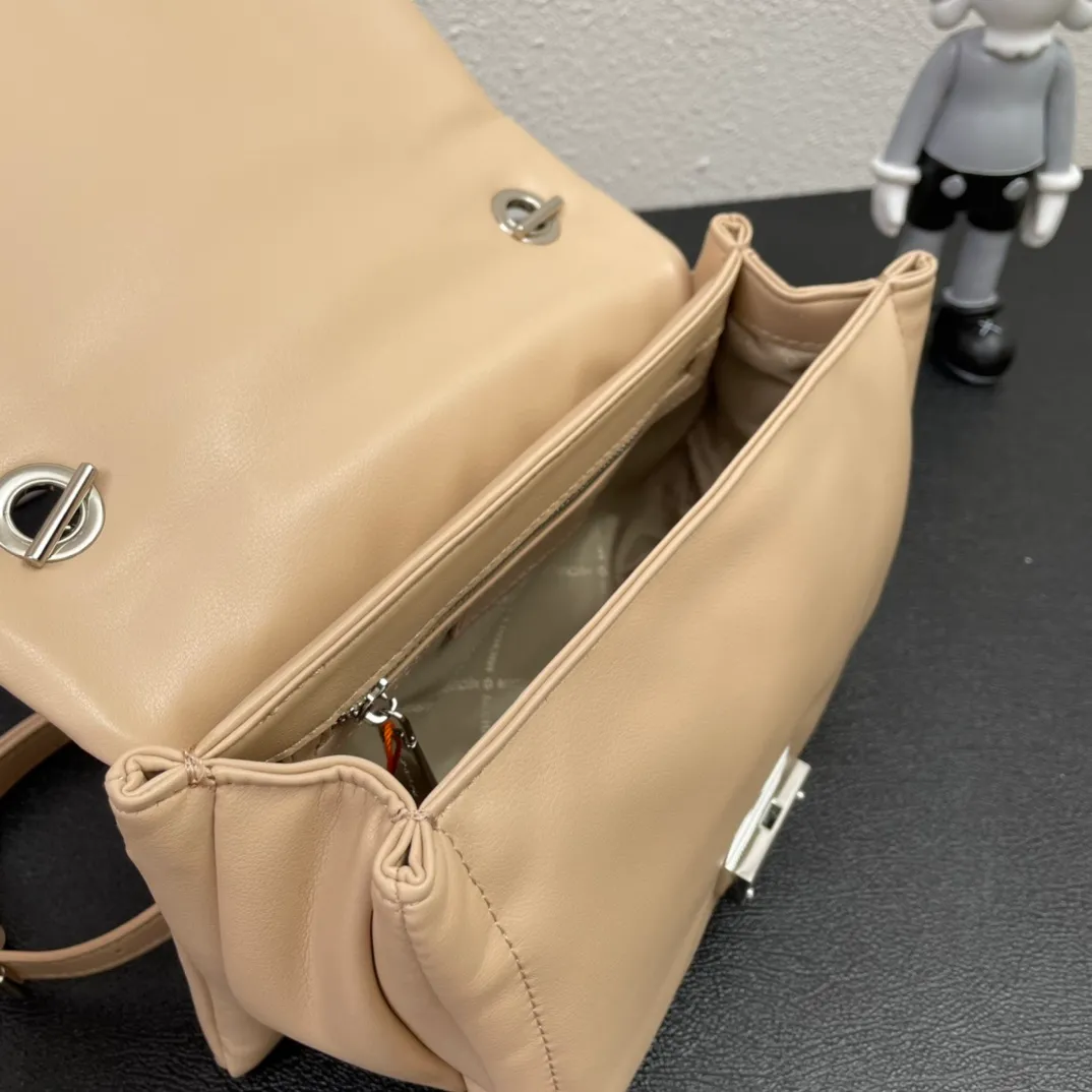 All categories Official website "Brand Women's Bags" Women's Bags 💙 MK replica MK, fine imitation MK bags, MK handbags, 2023 official latest version MK cowhide crossbody bag, bag factory, original material, size: 23-16-8CM
